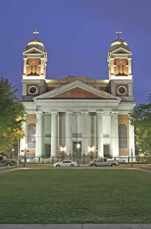 Images Dated 4th April 2008: Evening lighting Cathedral of the Immaculate Conception Mobile Alabama