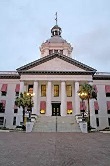 Images Dated 7th April 2008: Evening lighting historic State Capitol Building Tallahassee Florida