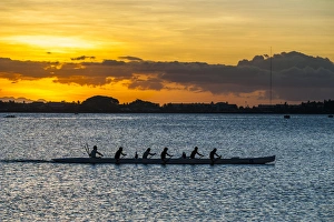Images Dated 29th June 2011: Evening rowing in the bay of Apia, Upolo, Samoa, South Pacific