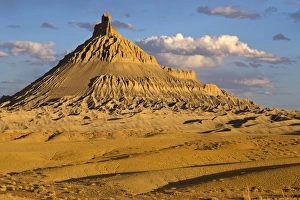 Images Dated 17th April 2012: Factory Butte in the Upper Blue Hills near Hanksville, Utah, USA