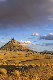 Images Dated 17th April 2012: Factory Butte in the Upper Blue Hills near Hanksville, Utah, USA