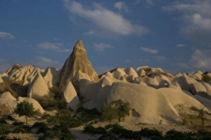 Images Dated 28th September 2005: Fairy Chimneys and Volcanic Rock Formations Cappadoccia, Turkey