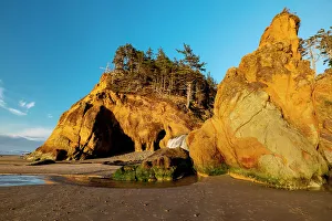 Fall Creek Waterfall at Hug Point near Cannon Beach, Oregon, USA