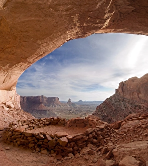Images Dated 26th March 2007: False Kiva in Canyonlands National Park, Utah