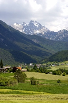Images Dated 13th June 2006: Farmland at Imst, Austria