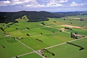 Images Dated 1st March 2007: Farmland near Milton, south of Dunedin - aerial