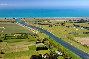 Images Dated 29th September 2005: Farmland and Wairau Diversion, Cloudy Bay, Marlborough, South Island, New Zealand