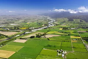 Images Dated 29th September 2005: Farmland and Wairau River, Marlborough, South Island, New Zealand - aerial