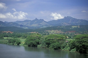 Images Dated 28th January 2004: Fiji, Viti Levu, Ba View of the Ba River