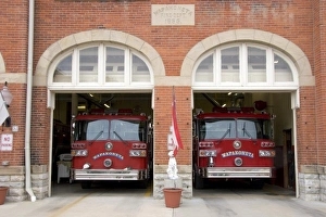 Images Dated 10th May 2006: Fire station with fire trucks at Wapakeneta, Ohio