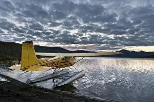 Images Dated 26th August 2006: A floatplane in scenic Takahula Lake located along the National Wild and Scenic River