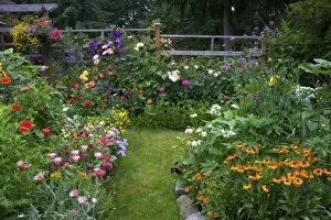 Images Dated 23rd July 2005: Flower Garden designs - Sammamish, Washington