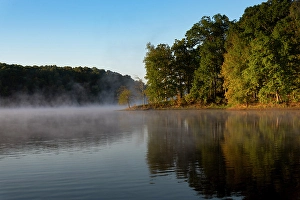 Images Dated 13th May 2024: Fog-covered Little Grassy Lake at sunrise in Giant City State Park