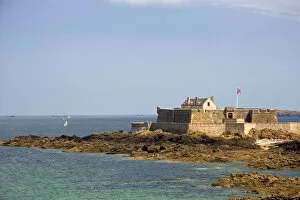 Images Dated 1st August 2007: Fort du Petit Be at the Bastille of Brittany at Saint-Malo in Brittany