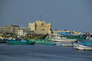 Images Dated 20th October 2005: Fort Qu it Bey on the Mediterranean coast of Alexandria Egypt with foreground