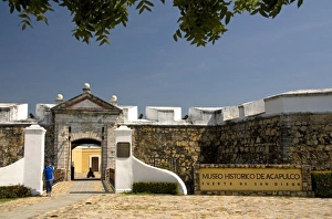 Images Dated 17th November 2009: The Fort of San Diego located on a hill in downtown Acapulco, Guerrero, Mexico