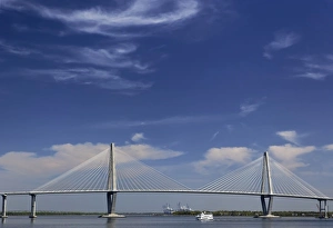 Images Dated 29th March 2007: Fort Sumter Tours an authorized National Park Service concessionaire, providing the