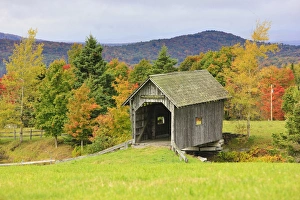 Images Dated 1st October 2009: The Foster Covered Bridge in Cabot, Vermont