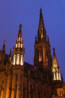 Images Dated 11th February 2005: FRANCE-Alsace (Haut Rhin)-Mulhouse: Evening View of Place de la Reunion & Temple St-Etienne