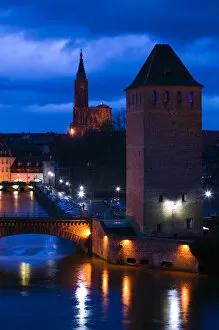 Images Dated 12th February 2005: FRANCE-Alsace (Haut Rhin)-Strasbourg: Evening View along the Ponts Couverts & Ill River