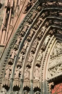 Images Dated 13th February 2005: FRANCE-Alsace (Haut Rhin)-Strasbourg: Cathedrale Notre Dame (b. 1284-1439)Details of
