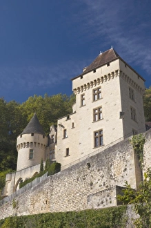 Images Dated 28th October 2010: France, Aquitaine Region, Dordogne Department, La Roque Gageac, town on the Dordogne River