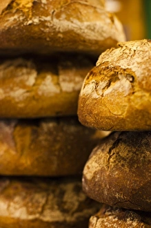 Images Dated 31st October 2010: France, Aquitaine Region, Gironde Department, Bordeaux, Marche des Capucins market, bread