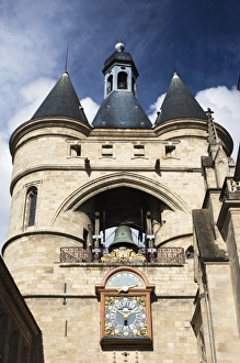 Images Dated 30th October 2010: France, Aquitaine Region, Gironde Department, Bordeaux, Porte de la Grosse Cloche