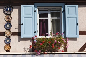 Images Dated 10th October 2010: France, Bas-Rhin, Alsace Region, Alsatian Wine Route, Obernai, building detail