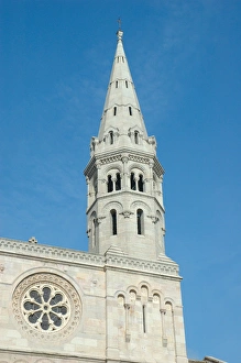 Images Dated 24th October 2005: France, Burgundy, Macon, St. Pierre church