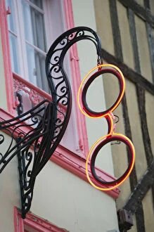 Images Dated 9th March 2005: FRANCE-Champagne (Aube)-Troyes: Eyeglass Shop Sign
