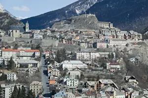 Images Dated 6th March 2005: FRANCE-French Alps (Haut-Alpes)-BRIANCON: Town View / Daytime Europes Highest Town (elev