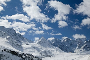Images Dated 6th March 2005: FRANCE-French Alps (Haut-Alpes)-COL DU LAUTARET: High Mouhntain Pass along Route N91