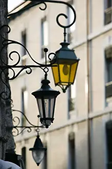 Images Dated 7th March 2005: FRANCE-French Alps (Haute-Savoie)-ANNECY: Street Lamps / Old Town