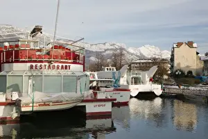 Images Dated 7th March 2005: FRANCE-French Alps (Haute-Savoie)-ANNECY: Tour Boats / Lake Annecy / Winter