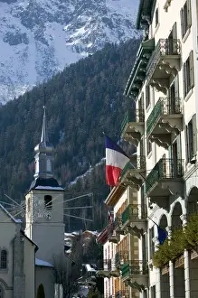 Images Dated 1st March 2005: FRANCE-French Alps (Haute-Savoie)-CHAMONIX-MONT-BLANC: Eglise St-Michel / Winter