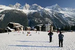 FRANCE-French Alps (Haute-Savoie)-CHAMONIX-MONT-BLANC: Skiers (NR) and Panorama of