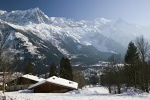 FRANCE-French Alps (Haute-Savoie)-CHAMONIX-MONT-BLANC: View towards Mont-Blanc