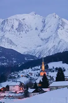 Images Dated 2nd March 2005: FRANCE-French Alps (Haute-Savoie)-COMBLOUX: Dusk / Evening View of Village and Mont-Blanc (elev)
