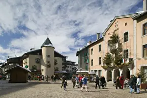 Images Dated 3rd March 2005: FRANCE-French Alps (Haute-Savoie)-MEGEVE: Ski Resort Town Center / Winter