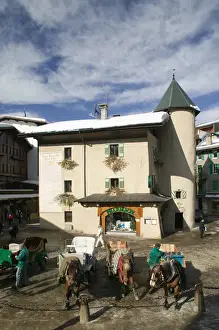 Images Dated 3rd March 2005: FRANCE-French Alps (Haute-Savoie)-MEGEVE: Ski Resort Town Center / Winter