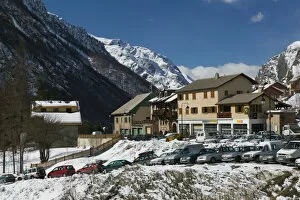 Images Dated 6th March 2005: FRANCE-French Alps (Isere)-LA GRAVE: Town View of Ski Resort in Winter