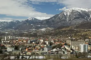 Images Dated 3rd March 2005: FRANCE-French Alps (Savoie)-ALBERTVILLE: Town View / Winter