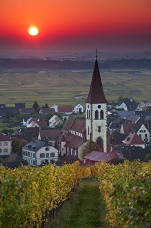 Images Dated 12th October 2010: France, Haut-Rhin, Alsace Region, Alasatian Wine Route, Ammerschwihr, town view, sunrise