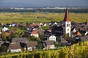 Images Dated 11th October 2010: France, Haut-Rhin, Alsace Region, Alasatian Wine Route, Ammerschwihr, afternoon town view