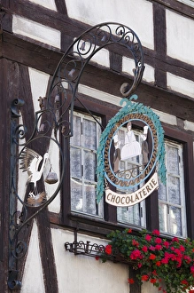 Images Dated 11th October 2010: France, Haut-Rhin, Alsace Region, Alasatian Wine Route, Kaysersberg, town detail