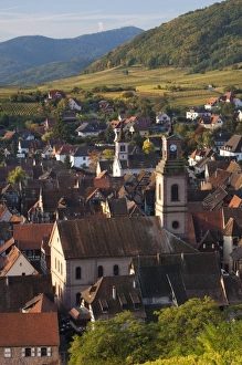 Images Dated 11th October 2010: France, Haut-Rhin, Alsace Region, Alsatian Wine Route, Riquewihr, town view, dawn, autumn