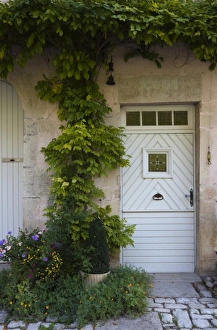 Images Dated 13th October 2010: France, Jura Department, Franche-Comte Region, Les Reculees valley area