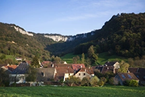 Images Dated 12th October 2010: France, Jura Department, Franche-Comte Region, Les Reculees valley area, Blois-sur-Seille