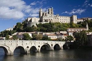 Images Dated 20th October 2010: France, Languedoc-Roussillon, Herault Department, Beziers, Cathedrale St-Nazaire cathedral
